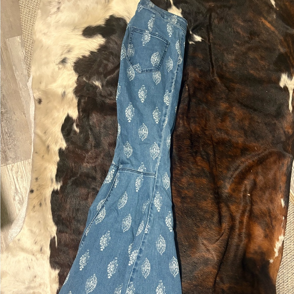 Free People Blue Float on Flare Jeans